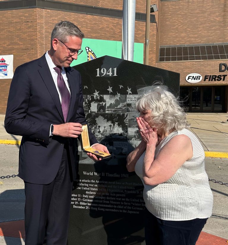 Treasurer Frerichs returning Purple Heart to WWII veteran