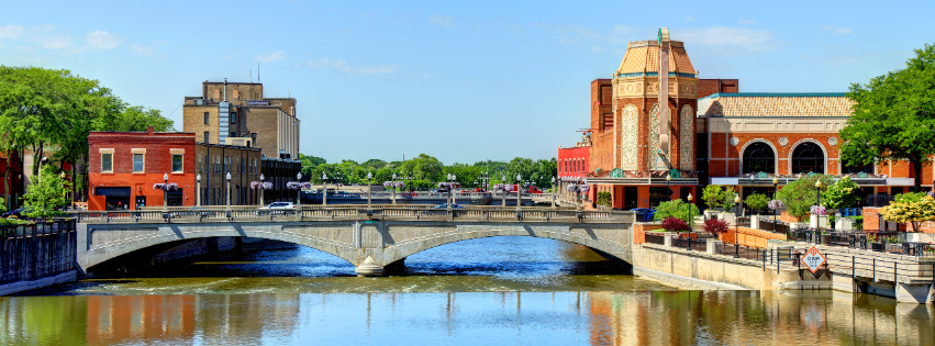 Aurora along the river